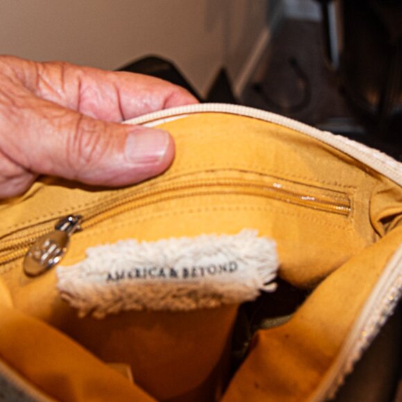 America and Beyond Desert Sand Beaded Wristlet - Picture 4 of 5